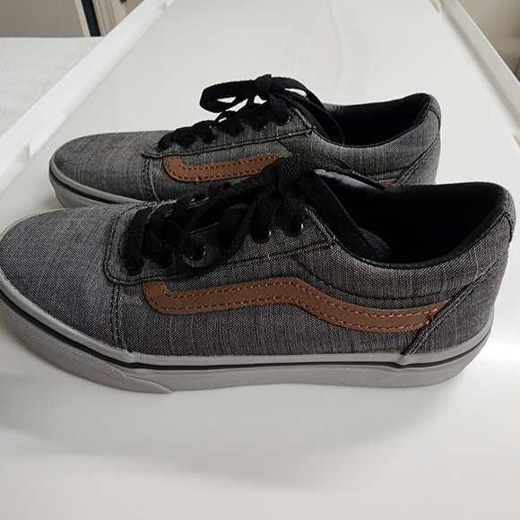 Vans Ward Deluxe Sneakers Youth 2.0 NWOT - Picture 3 of 10